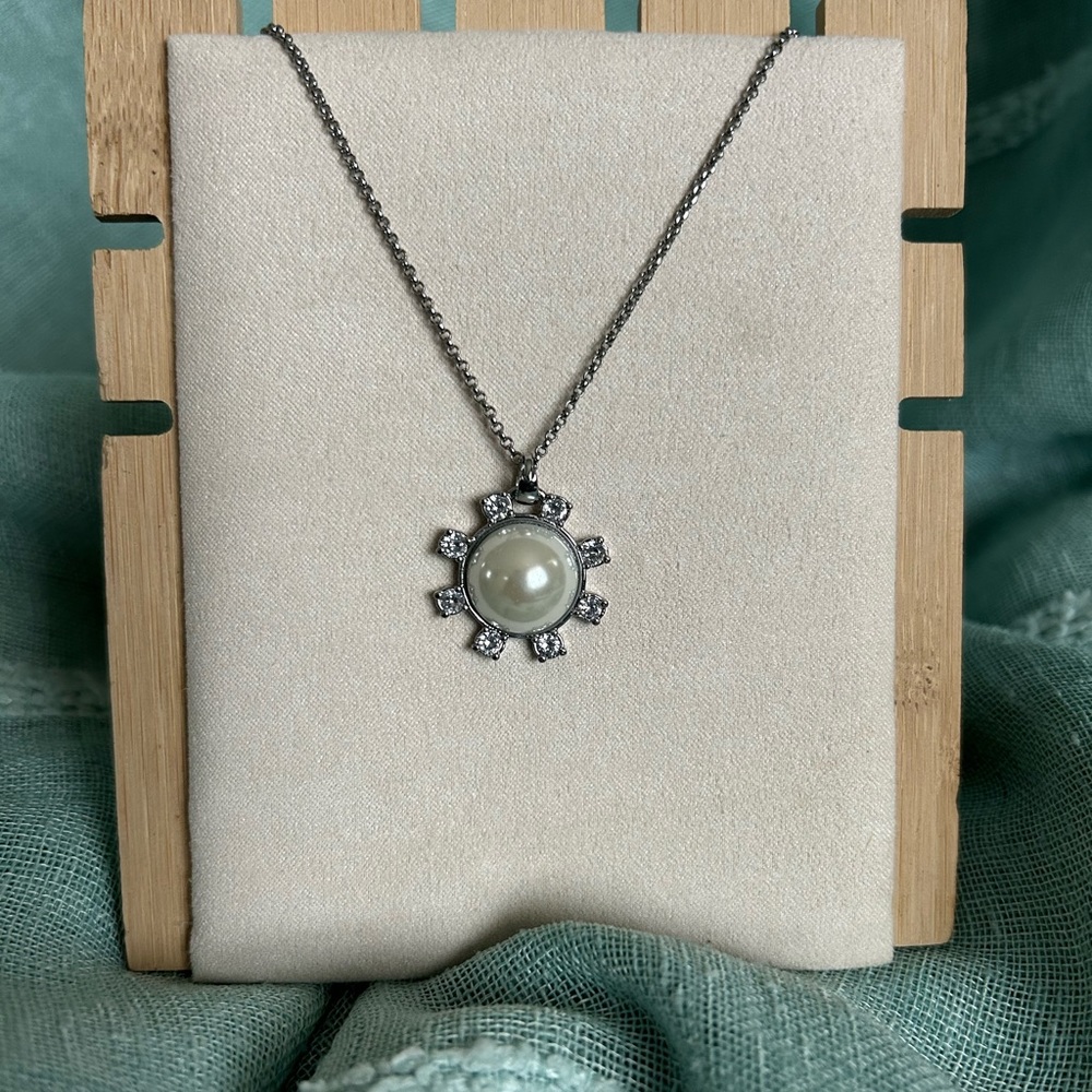 Platinum Necklace with Crystal Nice-stone and Pearl (NEE, NOT Worn) NUEVO